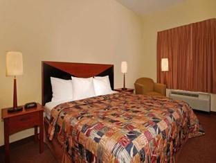 Holiday Express & Suites. By Ihg Hotel 3*