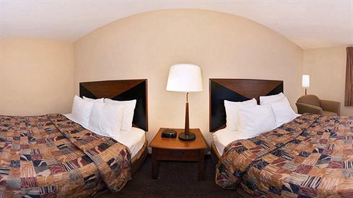 Express & Suites. By Ihg Fleming Island